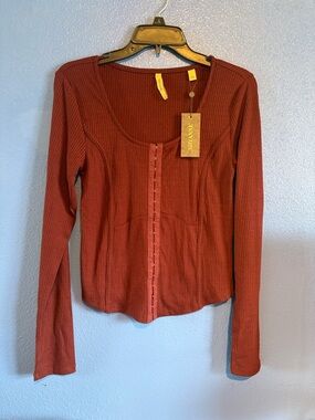 Shyanne Rust Red Crop Ribbed Hook-and-Eye Long Sleeve Top